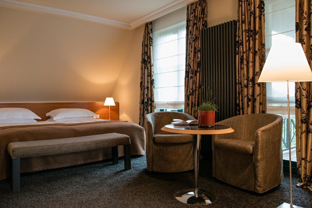 Zeller-Hotel+Restaurant Kahl am Main Phòng bức ảnh