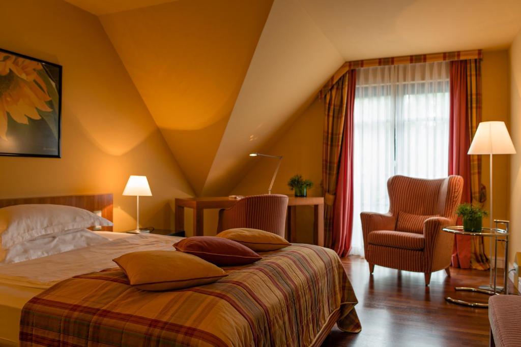 Zeller-Hotel+Restaurant Kahl am Main Phòng bức ảnh