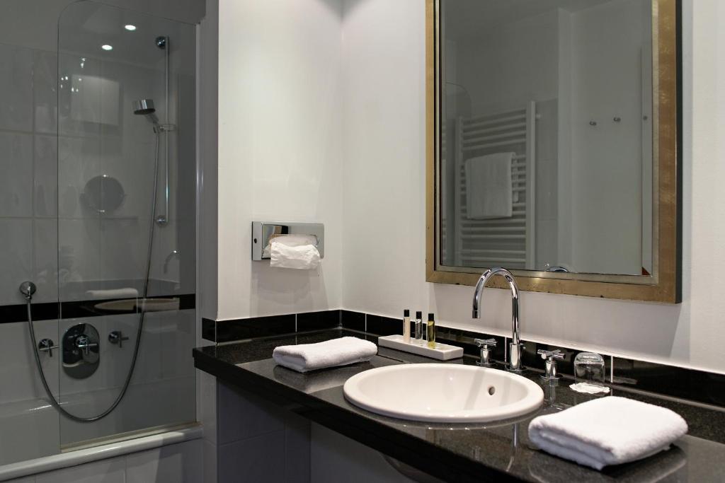 Zeller-Hotel+Restaurant Kahl am Main Phòng bức ảnh