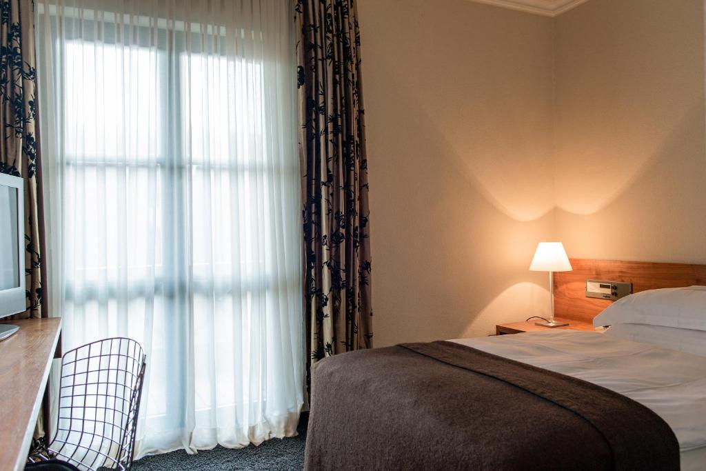 Zeller-Hotel+Restaurant Kahl am Main Phòng bức ảnh